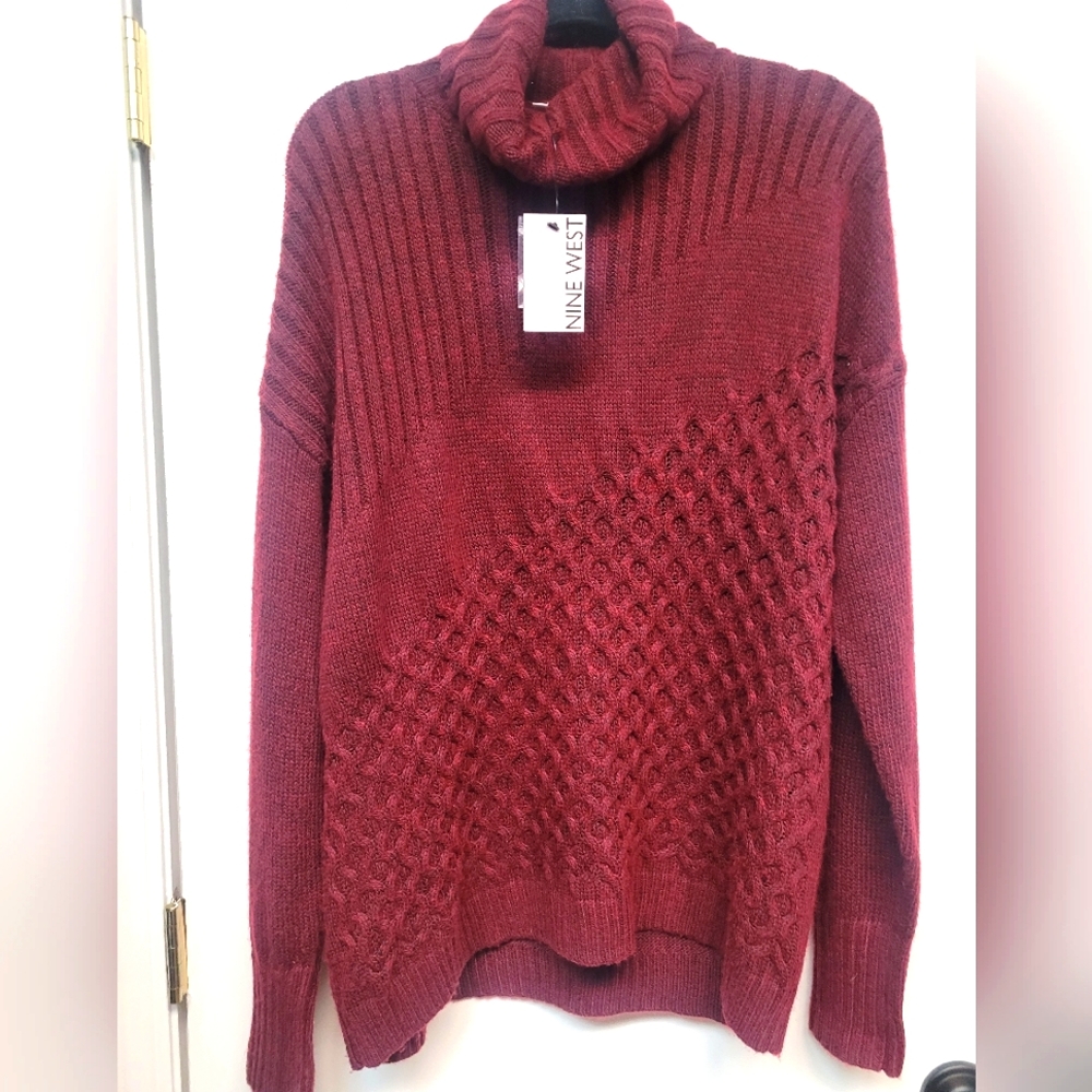 TURTLE NECK SWEATER